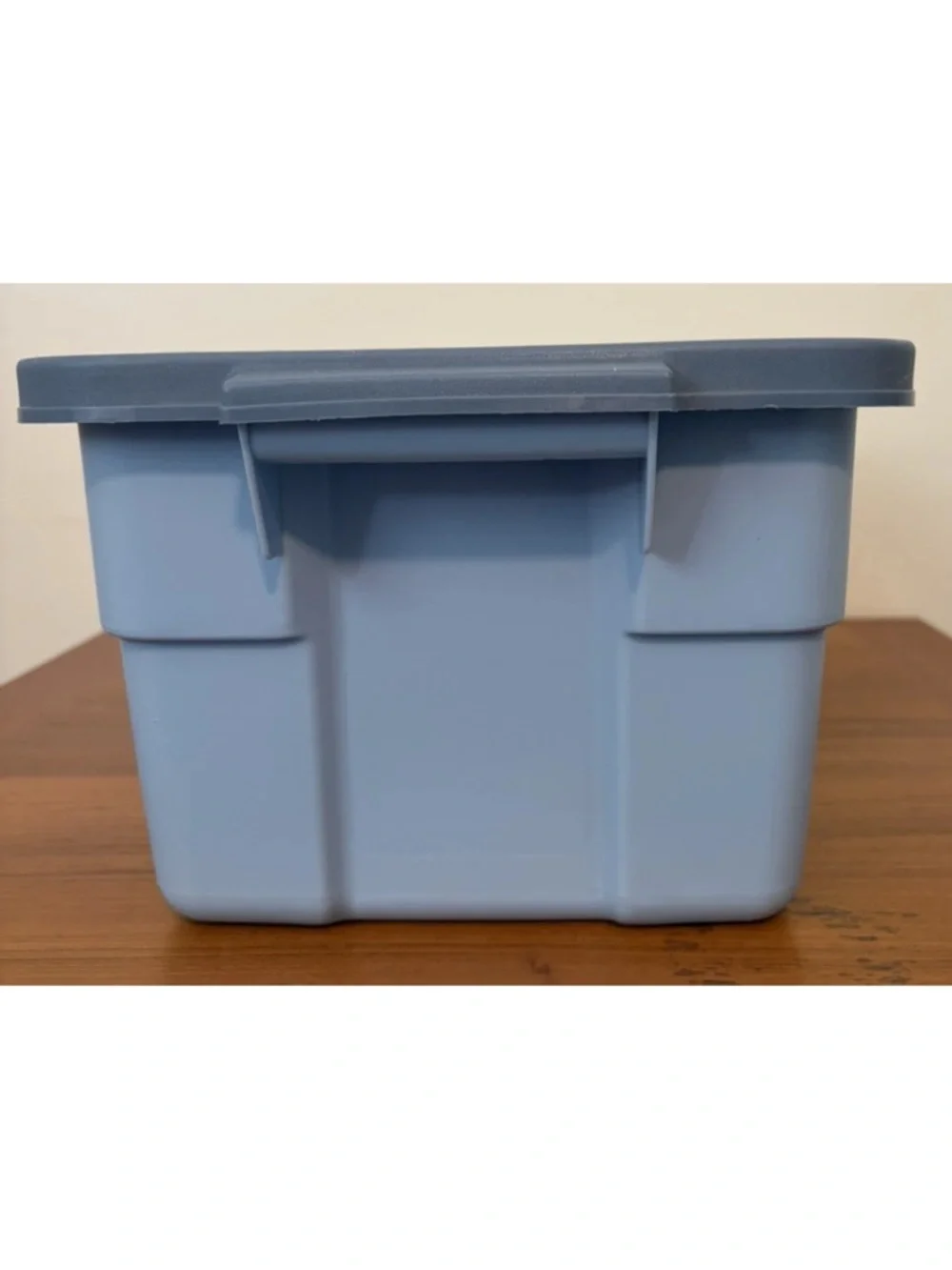 Rubbermaid Keepers Rough Tote Roughneck Storage Bin Box #0439 Tote Blue